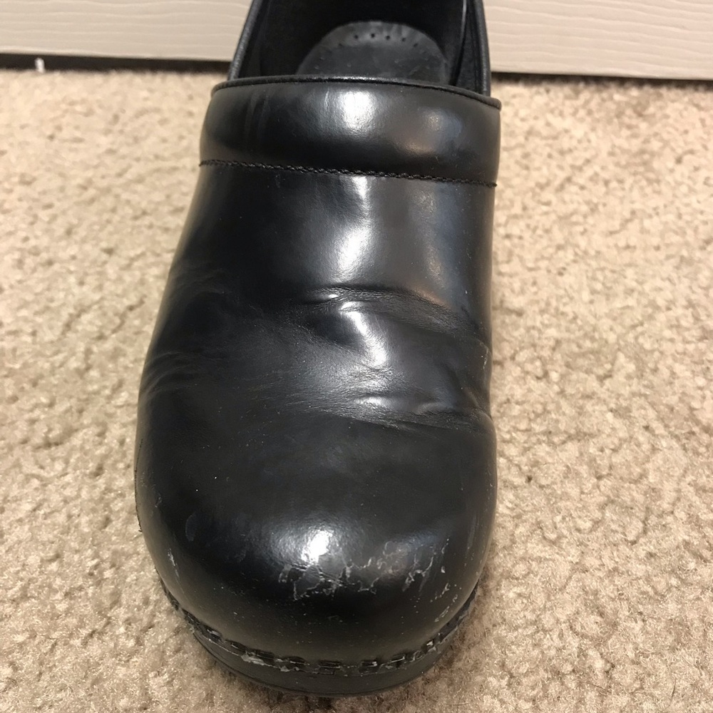 Black Danskos